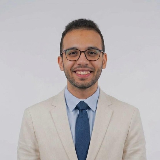 اسم الموظف